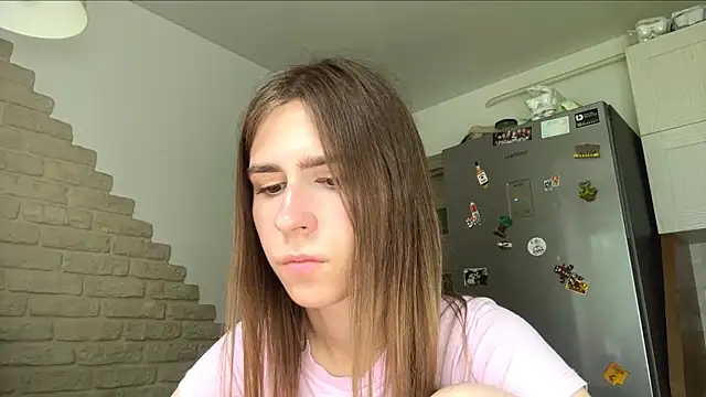 ZaraGuyette online show from June 10, 3:11 pm