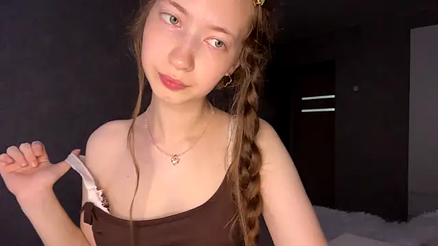 Emily Mur  online show from July 28, 5:05 am