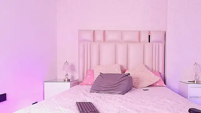 mia velvett  online show from July 29, 11:54 am