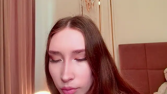 lalisabrown online show from May 18, 4:07 am