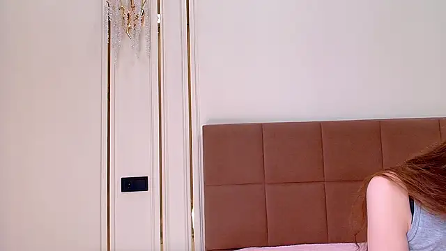 lalisabrown online show from May 26, 3:17 am