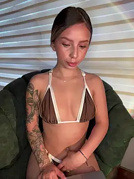 soy salome  online show from July 22, 10:55 pm