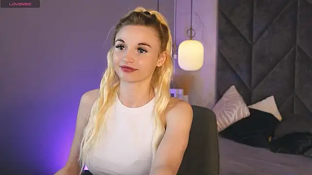 Mila  Lux online show from June 9, 1:49 am