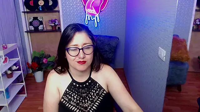 Nicolle silva online show from July 19, 12:40 pm