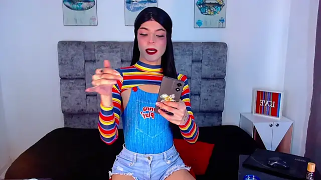 Realbadbxtch  online show from May 20, 7:44 pm