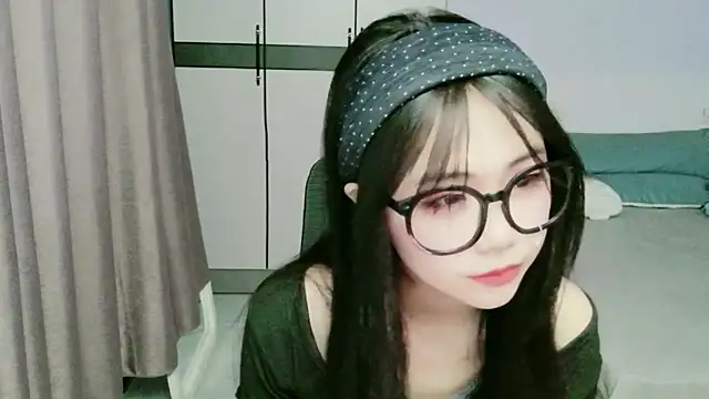 xiaoxiaoyu030 online show from May 20, 10:56 am