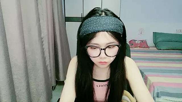 xiaoxiaoyu030 online show from May 27, 10:34 am