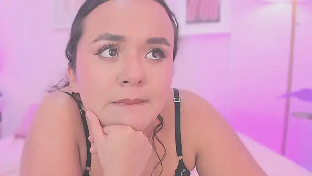 Kitty lulu  online show from May 25, 4:55 am