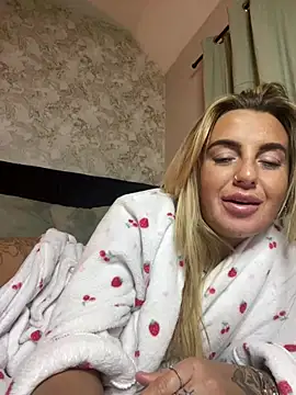 CharlottemilfUKx online show from May 15, 10:56 pm