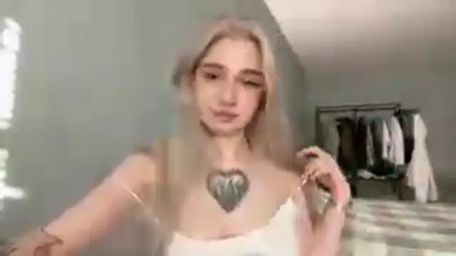 TiffanieSluyter online show from May 31, 4:13 pm