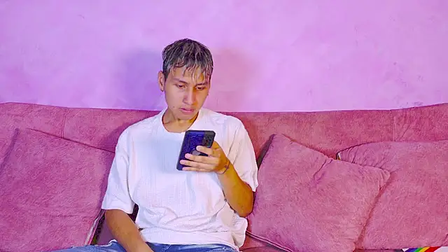 leonix love online show from June 7, 1:40 pm