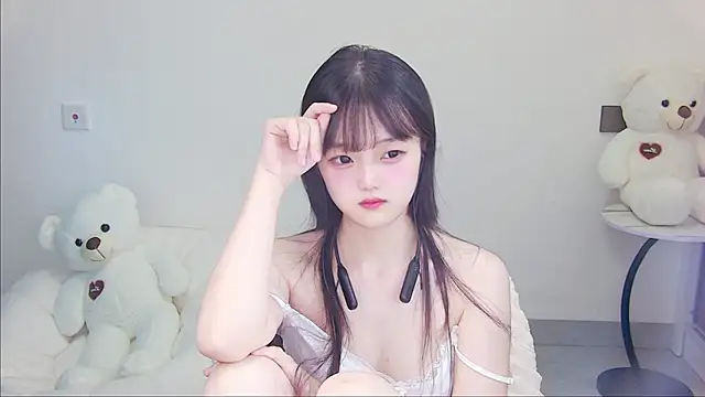 Evil-Bunny007 online show from May 20, 12:02 pm