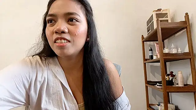 SolangeAldred online show from May 26, 5:07 am