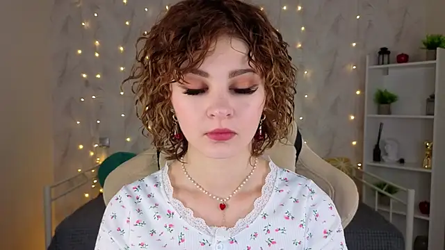 Kira  Fluffy online show from July 15, 12:04 am