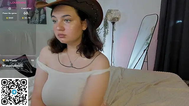 Mary F0x online show from July 3, 8:42 am