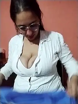 Pamela sa online show from June 2, 3:40 am