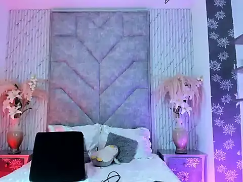 Peyton Roses online show from May 19, 4:47 pm