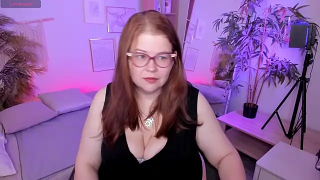 AmberleyVail online show from July 4, 5:58 am