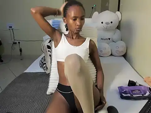 KendiLuxe online show from May 30, 5:10 pm