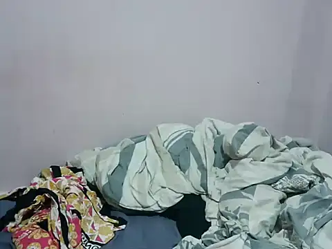 Squirty pussie online show from July 19, 8:38 am