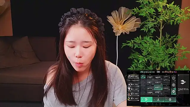 yu598188 online show from May 24, 5:17 am