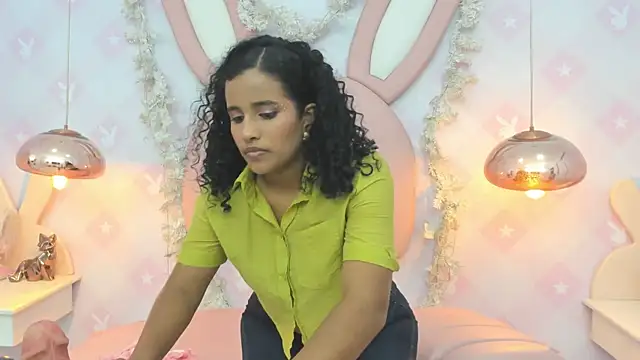 Horny Curls online show from June 7, 7:48 am