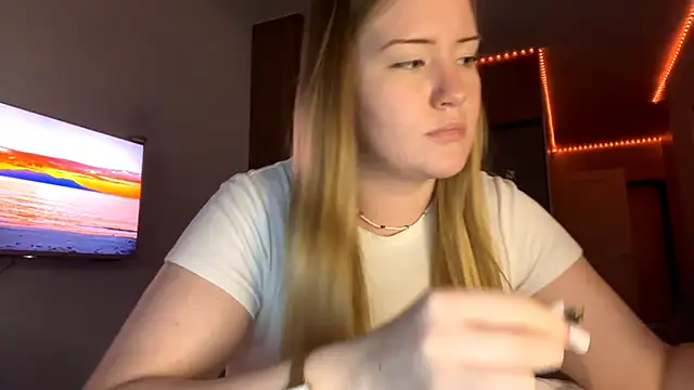Lisi Kiss  online show from May 25, 6:51 pm
