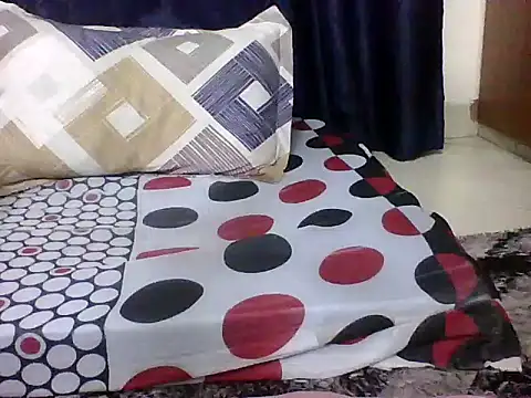 pretty bever online show from July 28, 7:39 pm