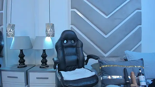 JunggSolhyum online show from June 22, 7:33 pm