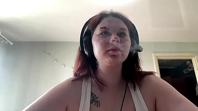 Redhair girl online show from May 28, 2:04 pm