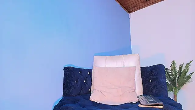 sally hot18 online show from July 25, 1:29 pm