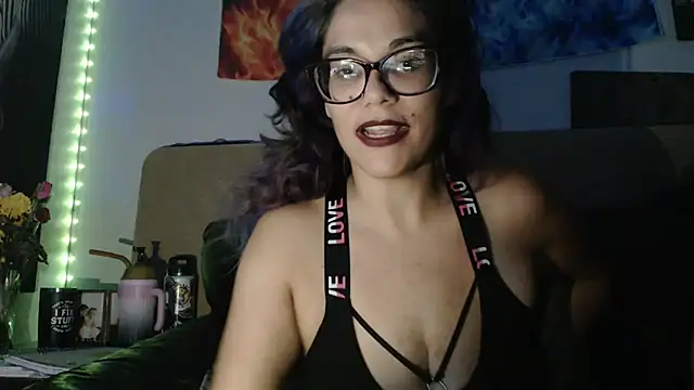 MamaBee88 online show from May 31, 9:59 am