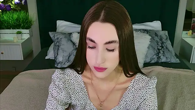 MadisonRen online show from June 24, 6:56 am