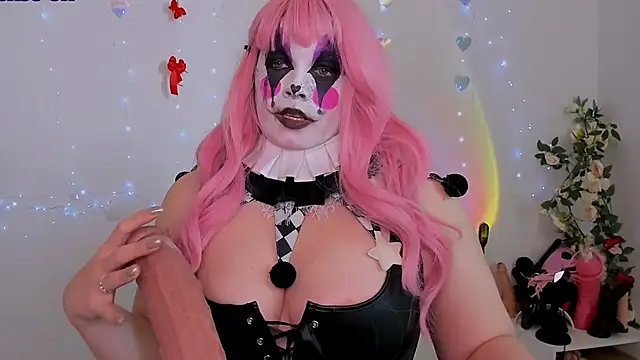 evilla brill  online show from May 23, 3:21 pm