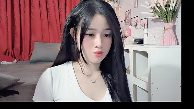Bee-Cherry online show from May 28, 5:49 am