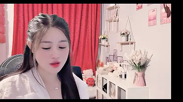 Bee-Cherry online show from June 7, 7:59 am
