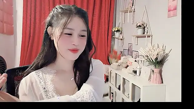Bee-Cherry online show from June 3, 2:33 pm