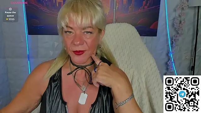 Anna Coolidge online show from July 9, 9:33 am