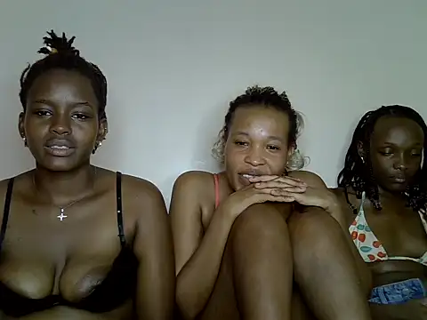 Cute leira online show from May 26, 10:42 pm