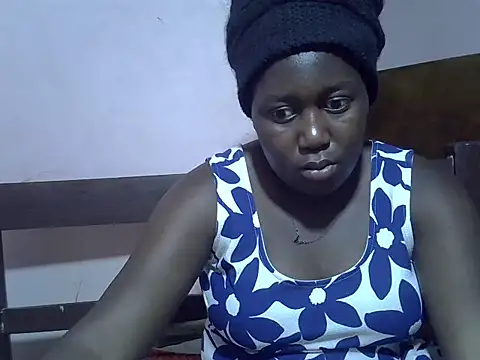 Horny-quen online show from June 15, 4:56 am