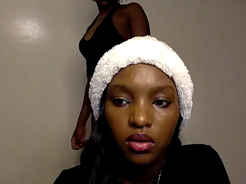 Sexy strawberina online show from May 27, 9:50 am