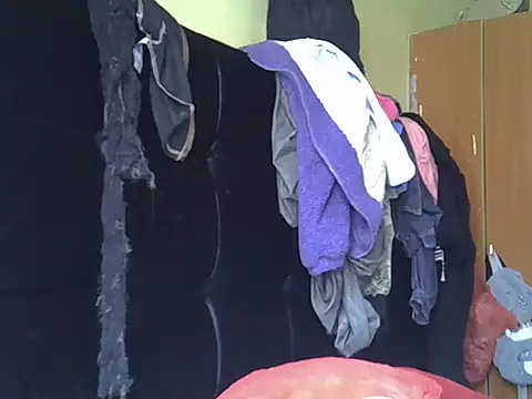 pretty jazminee1 online show from May 21, 4:43 am