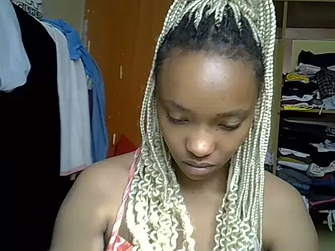 pretty jazminee1 online show from May 27, 6:32 am