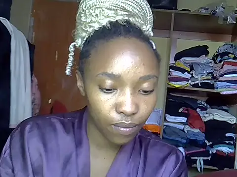 pretty jazminee1 online show from May 25, 2:16 pm