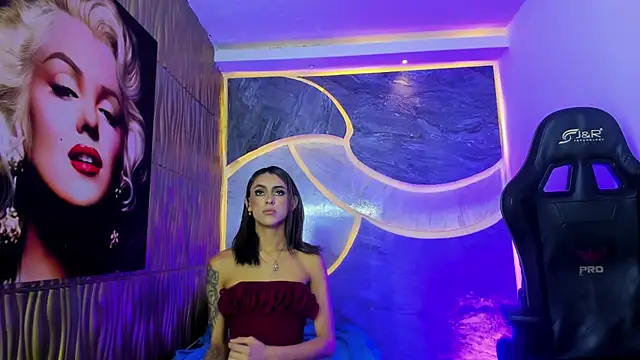Violeta Alvarez online show from May 25, 1:21 pm