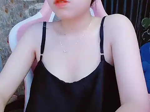 Julie Ulie online show from June 7, 2:57 pm