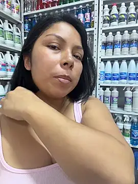 ISABELLA  LUNA online show from July 29, 1:44 pm