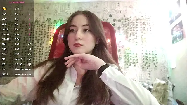 Pollykiss online show from June 10, 5:00 pm