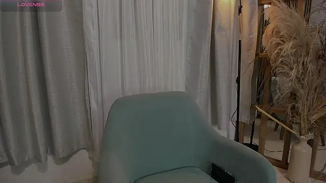 alicia kiss  online show from July 12, 12:17 pm