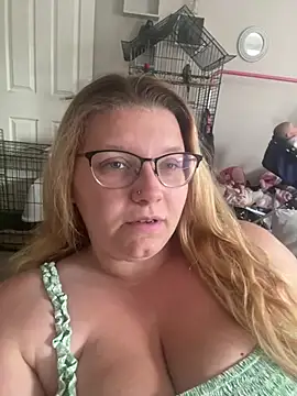 LucieLouBabe online show from June 29, 1:22 pm